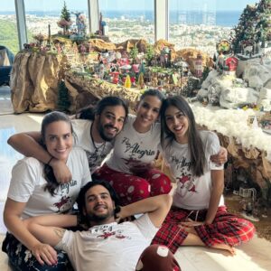 Dalisa Alegría Instagram - Más que abrir regalos, la Navidad es compartir y disfrutar cada momento. Con Dios en el corazón, la familia es el mayor regalo. 🙏 #FamiliaAlegria #25dic