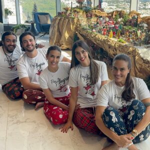 Dalisa Alegría Instagram - Más que abrir regalos, la Navidad es compartir y disfrutar cada momento. Con Dios en el corazón, la familia es el mayor regalo. 🙏 #FamiliaAlegria #25dic