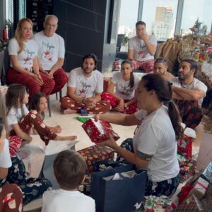 Dalisa Alegría Instagram - Más que abrir regalos, la Navidad es compartir y disfrutar cada momento. Con Dios en el corazón, la familia es el mayor regalo. 🙏 #FamiliaAlegria #25dic