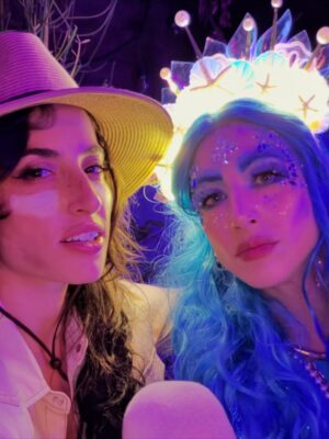 Dana DeLorenzo Instagram - Amphitrite: Goddess of the Sea. Bc I 💙🐬 I 🩵🌊 I 💙changing my eyes from brown to blue. Spent way too long on it but loved wearing it. HUGE thanks to @dastmalchian AKA Werewolf in Charge for throwing one of his best Halloween parties yet!! You crushed it Dave! (And those dance moves) 🖤And thanks to my girl @tania.raymonde for her stellar photography skills and her big scary bush @nathanfillion for the equally stellar 📸 💙🩵
 

#halloween #halloween2025 #costume #amphitrite #goddessofthesea #queenofthesea #eyecandys #saveourocean #dolphinlove #keepbeachesclean 🌊