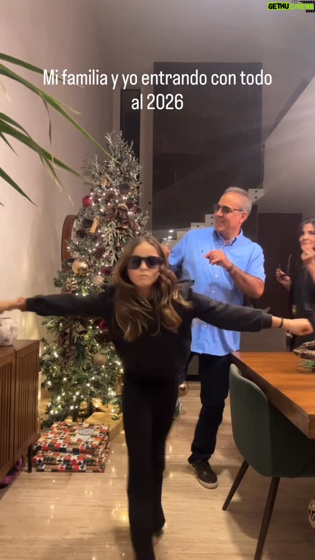 Daniela Bascopé - 25.4K Likes - Mi familia y yo entrando con todo al 2026 ¿Entras con nosotros ? #añonuevo