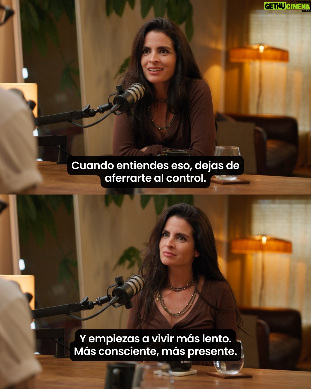 Daniela Bascopé - 3K Likes - Ni la cima dura para siempre.
Ni el fondo es eterno.

Entender que todo pasa cambia cómo atraviesas la vida.
Menos miedo. Más presencia.

Gracias @dbascope  por compartir esta mirada.

👉 Episodio completo desde el 5 de enero en la plataforma.
Disponible a todo el público a partir del 12 de enero.

Link en bio.