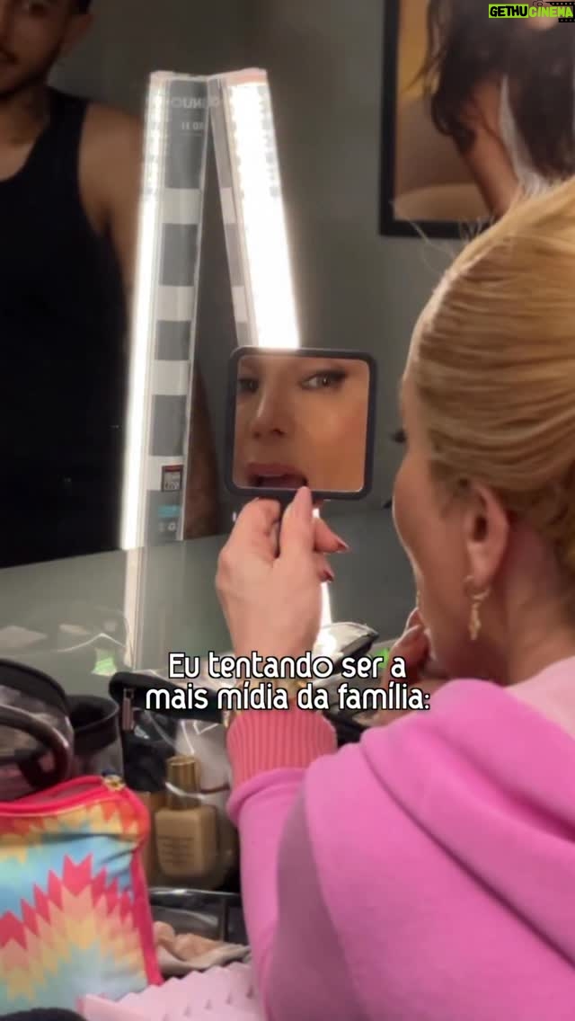 Danielle Winits - 4.5K Likes - Não da pra competir com essa minha prima no Natal… 🤣❤️
Feliz Natal, amores! 🎄