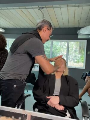 Danielle Winits Instagram - Bastidores cinematográficos🎞️ Ansiosos por mais uma farofa? 🎬 

@paulocursino 
@robertosantucci 
@globofilmes 
@camisalistradafilmes