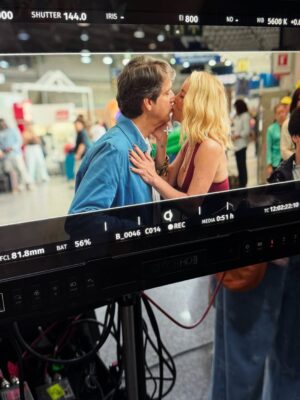 Danielle Winits Instagram - Último trabalho de um ano lindo de muitos trabalhos especiais! em breve Farofeiros 3 vem aí… 🎬✨