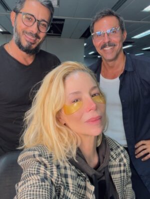 Danielle Winits Instagram - Último trabalho de um ano lindo de muitos trabalhos especiais! em breve Farofeiros 3 vem aí… 🎬✨