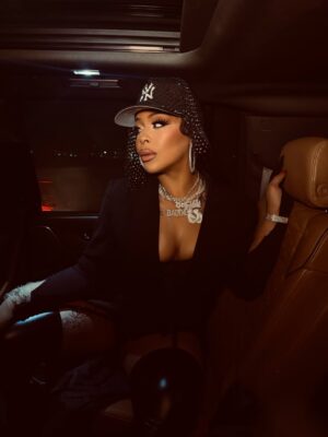 Daniielle Alexis Instagram - Thee @tesehki 🤘🏾🫠 Photographed by Me 📸🩷
.
Hair @slayedbyplay MUA @makeupbyretro stylist @thablaccmonroe #tesehki #baddiesusa