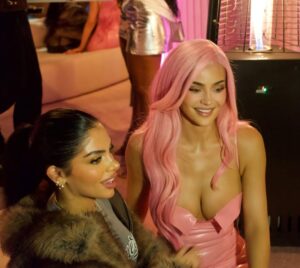 Daniielle Alexis Instagram - KING KYLIE @kyliejenner By Me 🩷📸
.
.
.
Hair @tokyostylez MUA @makeupbyariel #kyliejenner