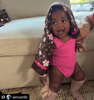 Daniielle Alexis Instagram - Welcome to the world BABY BLOSSOM 🌸 what an honour to photograph this moment with my fav @iamcardib and her beautiful family ! This is one for the books 🩷🥲🌸 Thank You God
.
.
Makeup @erika_lapearl_mua Hair @iamdavontae stylist @kollincarter @juanmarioortiz_ @poshmckoy