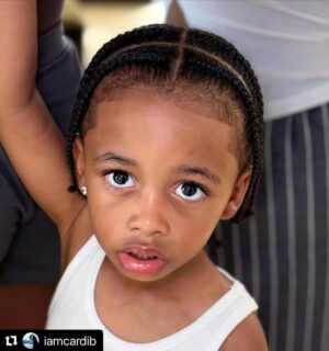 Daniielle Alexis Instagram - Welcome to the world BABY BLOSSOM 🌸 what an honour to photograph this moment with my fav @iamcardib and her beautiful family ! This is one for the books 🩷🥲🌸 Thank You God
.
.
Makeup @erika_lapearl_mua Hair @iamdavontae stylist @kollincarter @juanmarioortiz_ @poshmckoy