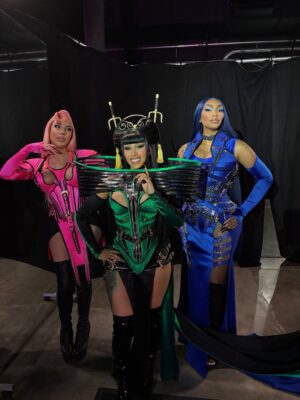 Daniielle Alexis Instagram - @iamcardib meets @rupaulsdragrace 😍MUVA has arrived🌈Photos and videos by me 📸 another iconic moment ! So proud of my besties ILY..
.
Hair @tokyostylez MUA @erika_lapearl_mua Stylist @kollincarter in custom @zigman_official assisted by @juanmarioortiz_ @poshmckoy @matthewreisman nails @cocamichelle #cardib #rupaulsdragrace