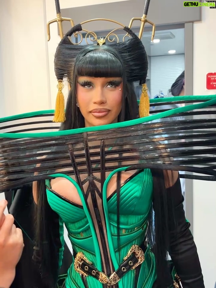 Daniielle Alexis - 91.7K Likes - @iamcardib meets @rupaulsdragrace 😍MUVA has arrived🌈Photos and videos by me 📸 another iconic moment ! So proud of my besties ILY..
.
Hair @tokyostylez MUA @erika_lapearl_mua Stylist @kollincarter in custom @zigman_official assisted by @juanmarioortiz_ @poshmckoy @matthewreisman nails @cocamichelle #cardib #rupaulsdragrace