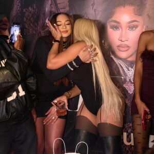 Daniielle Alexis Instagram - BADDDDDDIES🤘🏾 Big CEO captured by ME📸🩷✈️ happy bday @realmissnatalienunn & congratulations to the Boss @lemuelplummer & @scotlyndryan 🤰🩷.. to my queen @tesehki ILY bb !! That’s a Wrap.. for now 📸😝
#baddies #baddiesusa #zeusnetwork #zeus