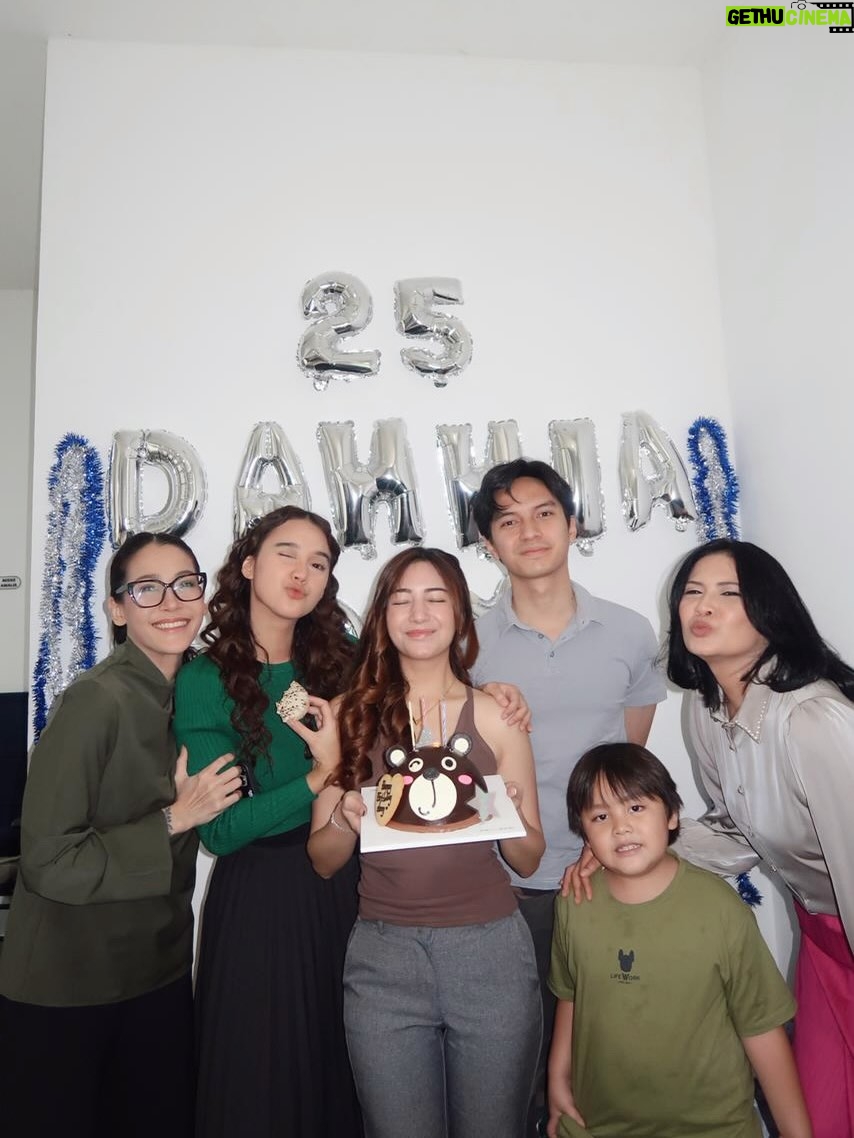 Dannia Salsabilla - 39.8K Likes - Hello 25 🩵