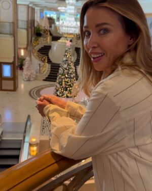 Dannii Minogue Instagram - It’s beginning to look a lot like Christmas 🎄
@langhammelbourne