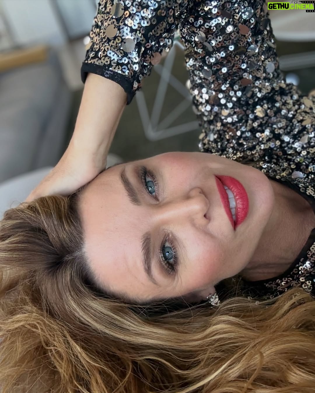 Dannii Minogue - 6K Likes - Raining glitter ✨ 

@qvcuk