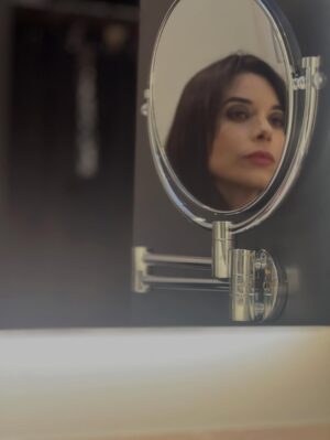 Danny Perea Instagram - El camerino, el ocio y el espejo.