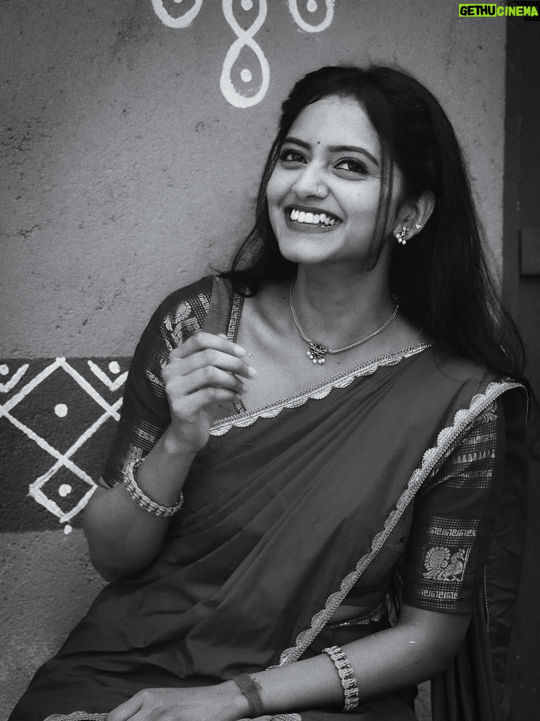 Darshini Gowda - 33.4K Likes - 🩶