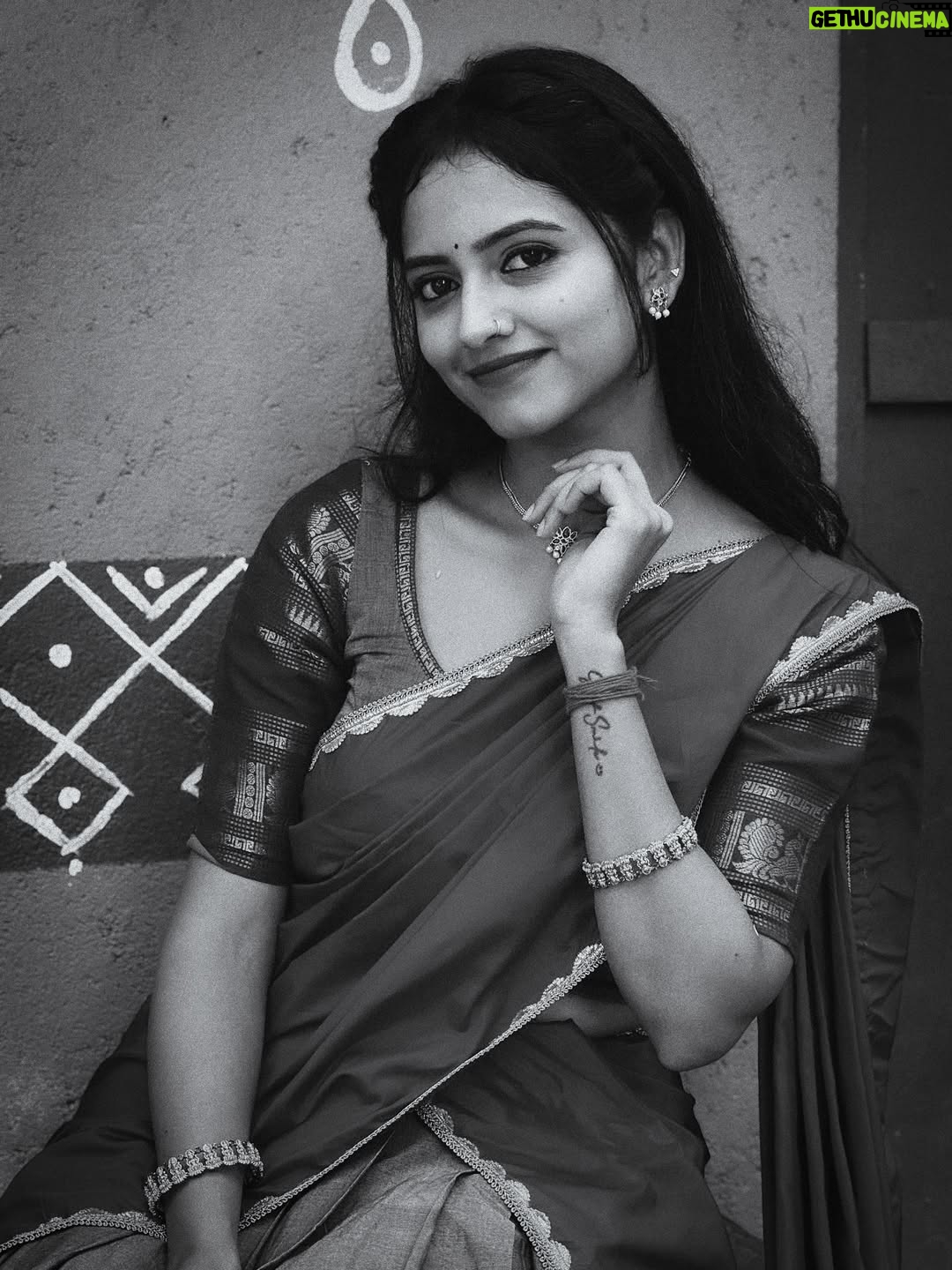 Darshini Gowda - 33.4K Likes - 🩶