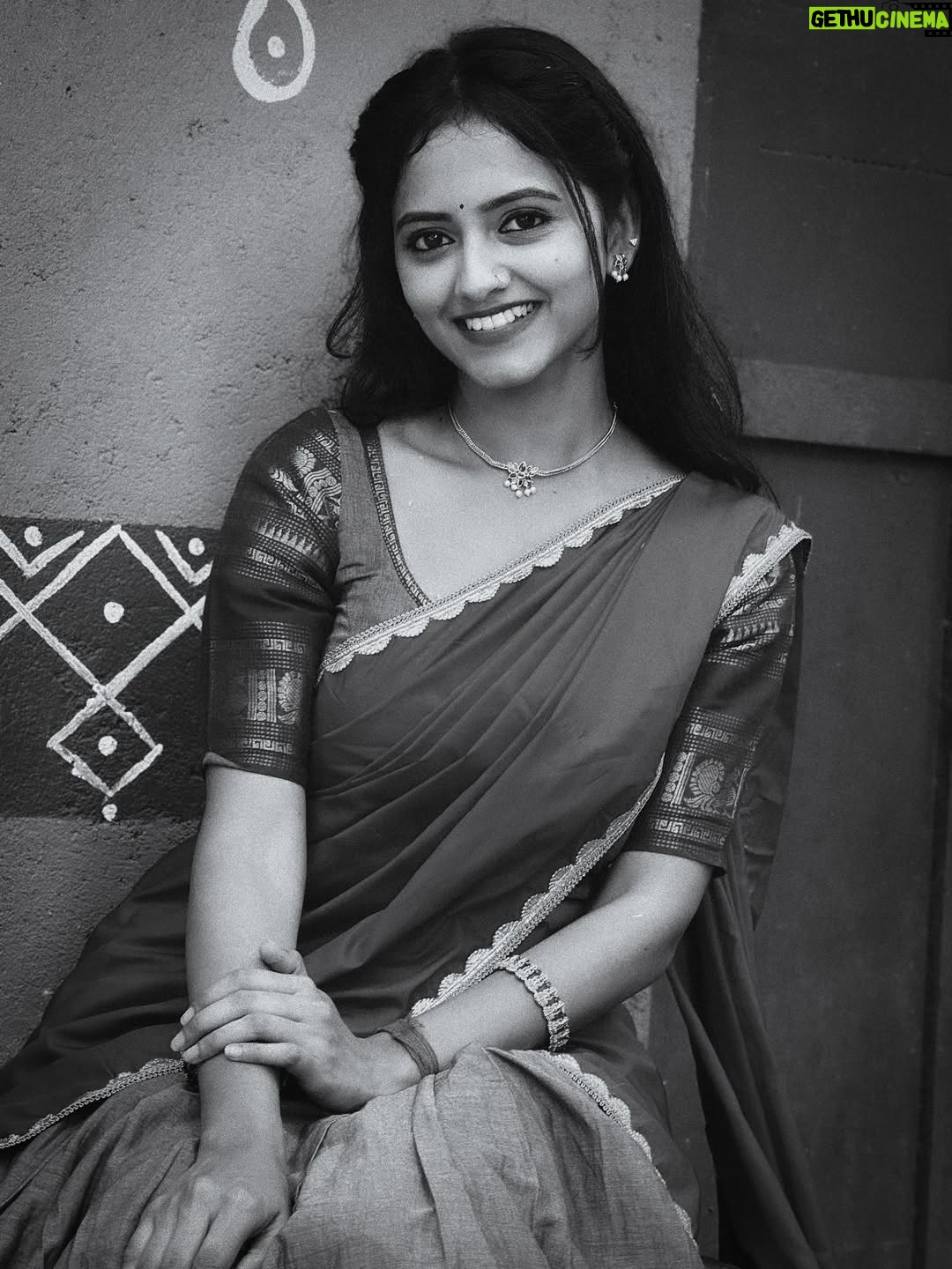 Darshini Gowda - 33.4K Likes - 🩶