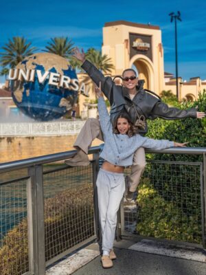 Deborah Secco Instagram - No meu lugar favorito de Orlando!!!
Universal!!!
@universaldestinationsbrasil

Fotos @vinnyincapture