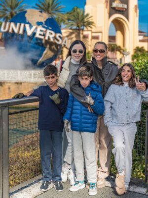 Deborah Secco Instagram - No meu lugar favorito de Orlando!!!
Universal!!!
@universaldestinationsbrasil

Fotos @vinnyincapture