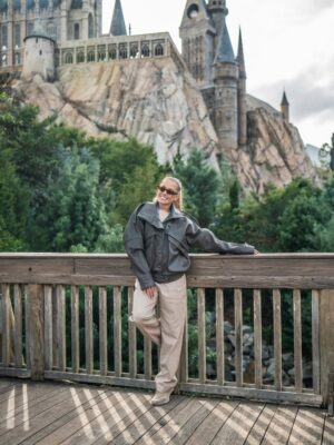 Deborah Secco Instagram - No meu lugar favorito de Orlando!!!
Universal!!!
@universaldestinationsbrasil

Fotos @vinnyincapture