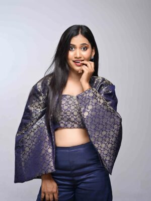 Deepika Gowda Instagram - “Blue, but make it bold 💙🔥”
Outfit- @apsara_designer_studio
MUA - @makeoverwith_swathigrs
Pc - @prashu_photographer
#blue
#trending
#instamood
#deepikagowda