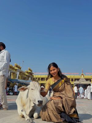 Deepika Gowda Instagram - ಓಂ ಶ್ರೀ ಗುರು ರಾಘವೇಂದ್ರಾಯ ನಮಃ 🙏❤️