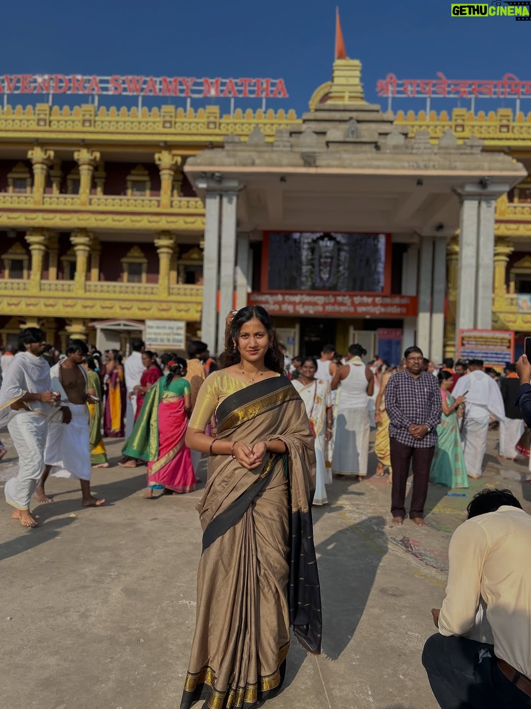 Deepika Gowda - 71.8K Likes - ಓಂ ಶ್ರೀ ಗುರು ರಾಘವೇಂದ್ರಾಯ ನಮಃ 🙏❤️