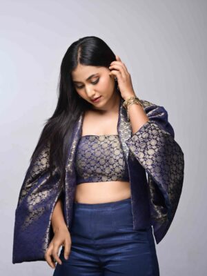 Deepika Gowda Instagram - “Blue, but make it bold 💙🔥”
Outfit- @apsara_designer_studio
MUA - @makeoverwith_swathigrs
Pc - @prashu_photographer
#blue
#trending
#instamood
#deepikagowda