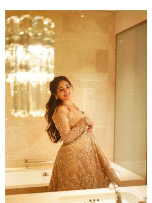 Deepshikha U Instagram - Regal, wrapped in gold! ✨✨✨

Jewellery: @tyaanijewellery 
Attire: @gowrisignatures 
Photography: @harishvobbilisetty 
Hair: @dreamlook_by_swapnareddy