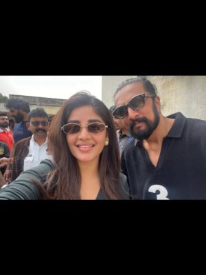 Deepshikha U Instagram - Dear Baadshah @kichchasudeepa sir ❤️❤️🤗 thanks for the love you have given us, the opportunity that you have given me in the film 🌸🤗✨ your fans, the craze, your stardom is that something that cannot be described… the whistle moments accross the Karnataka theatres, people dancing with you for Dada yaar Gotha song… the audience gathered to see you everywhere are just remarkable experiences…blessed to be part of the #blockbuster #Mark 

I will be keep saying Dada yaar Gotha 😁🔥✨ 

Thank you @vijay_kartikeyaa sir for writing such amazing character, the confidence and the freedom that you have given me to potray such strong character and believing in me ❤️✨ 

Thank you @michaelarun for your constant encouragement and support 🤗✨ 

Thank you @sathyajyothifilms for accommodating me warmly and for everything that went into making this journey special ❤️ 

Thanks to each and everyone in this beautiful journey ❤️

#Mark #Markthefilm Running successfully everywhere! 🔥✨ 

Celebrate this new year with Mark and enjoy with your families 🎉🎊✨

#grateful