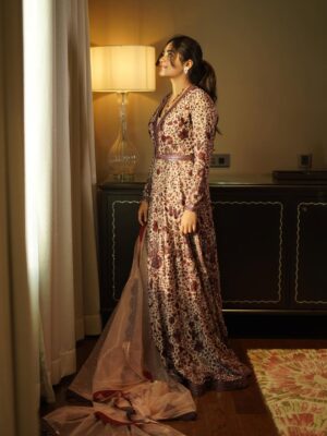 Deepshikha U Instagram - Softness is strength —Just ask a rose! 🌹 
Attire: @kashishindia 
Jewellery: @tyaanijewellery 
Photography: @harishvobbilisetty