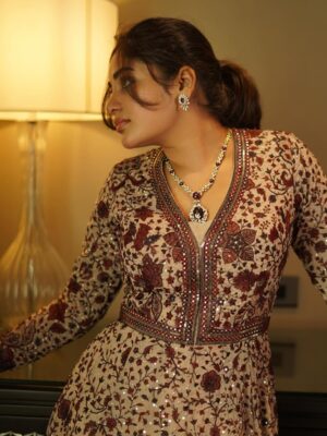 Deepshikha U Instagram - Be the sunshine for someone to smile!! ✨✨

Jewellery: @tyaanijewellery 
Photography: @harishvobbilisetty 
Attire: @kashishindia