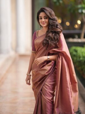 Deepshikha U Instagram - Smile and shine✨ #Mark in just 7 days!

@anushareddy_couture 
@portraitsbylokesh 
@amirtha_makeup_artist