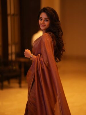 Deepshikha U Instagram - Smile and shine✨ #Mark in just 7 days!

@anushareddy_couture 
@portraitsbylokesh 
@amirtha_makeup_artist