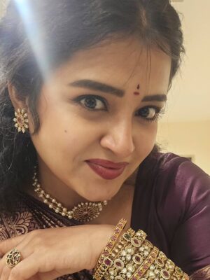 Deepthi Rajendra Instagram - இனிய தீபாவளி நல்வாழ்த்துக்கள் மக்களே 😘
Have a blast 🥳💥