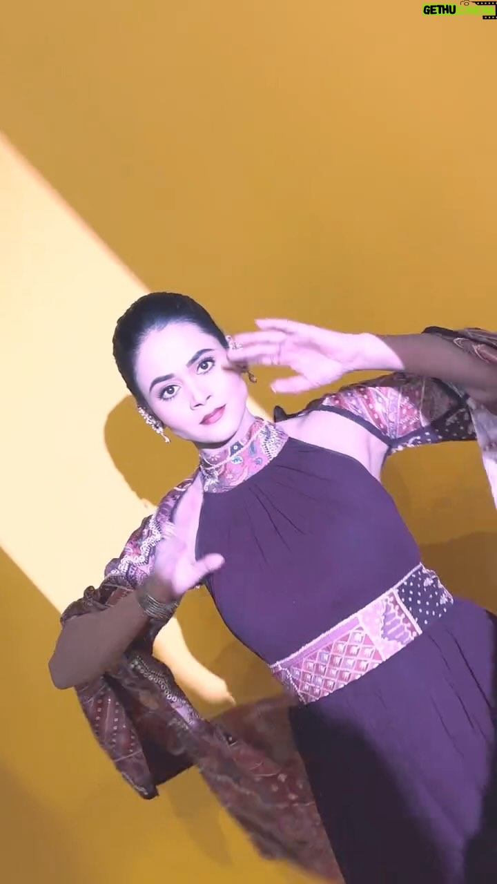 Deepti Devi - 3.1K Likes - Just for the camera … 🎥 

#deeptidevi #bts #reelitfeelit❤️❤️ #trendingsongs #redcarpet #styling #viral #deeptidevireels