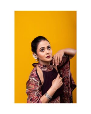 Deepti Devi Instagram - Straight from the Red carpet 
 
Teamwork.
MUAH: @makeupartist_k_art_kalpana 

Outfit : @styleupwithsakshee 

 Photograhy : @shotbyrohitdey 

Jewellery: @sorayaajewels_ 

#premiere #deeptidevi #photoshoot #redcarpet #glam #style #movie #fashion