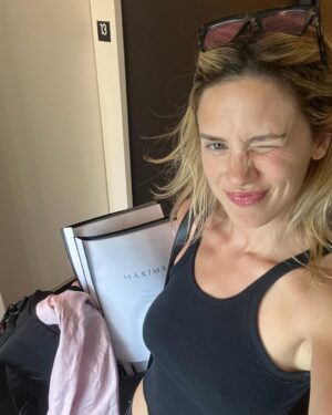 Delfina Chaves Instagram - Empezamos 🗽