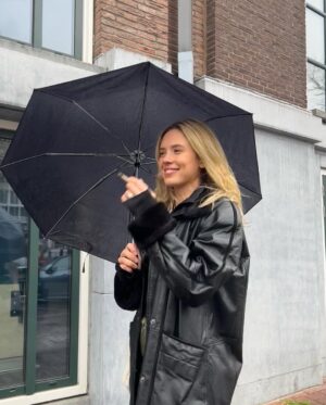 Delfina Chaves Instagram - Foto turista literal así 🥶