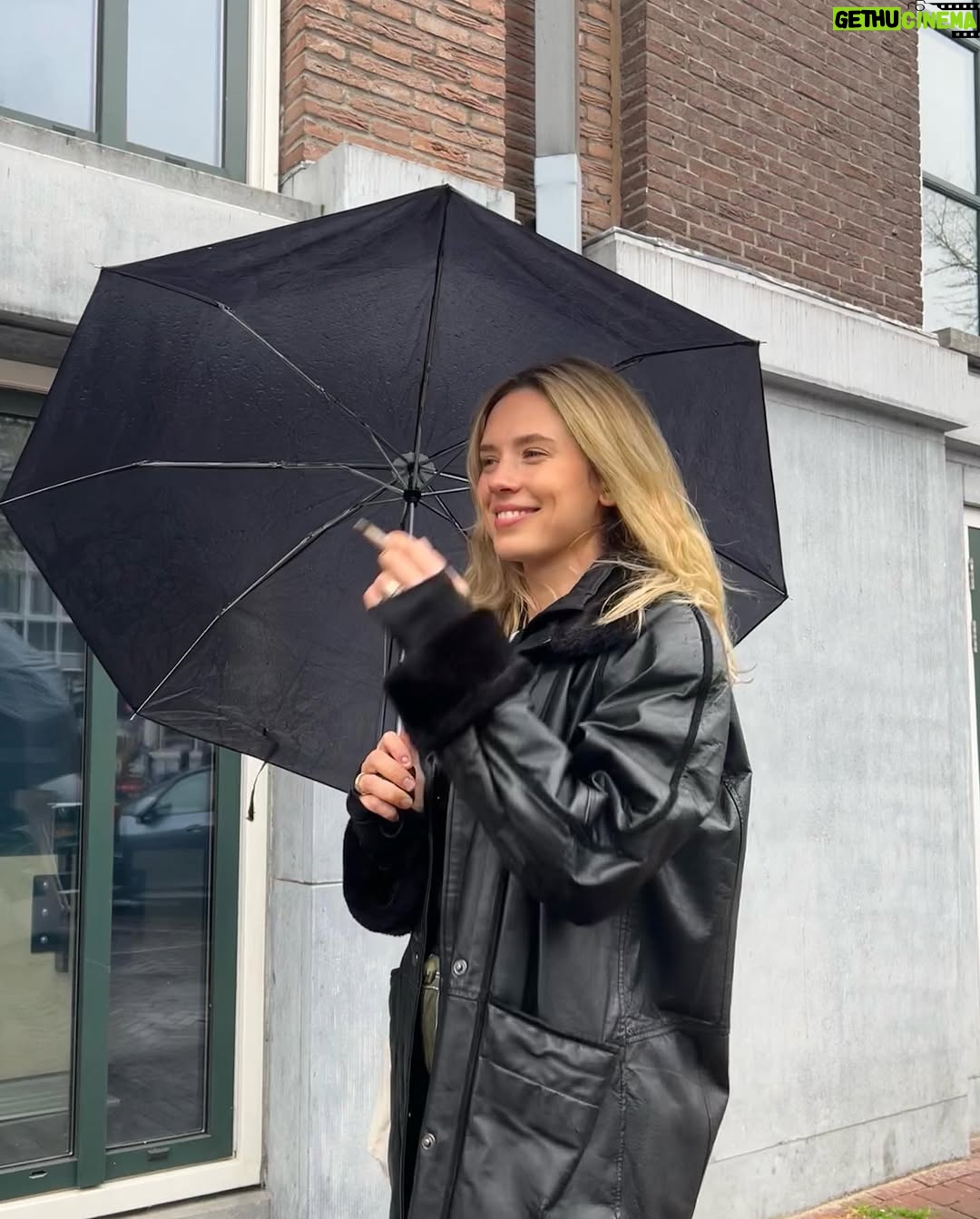 Delfina Chaves - 118.4K Likes - Foto turista literal así 🥶
