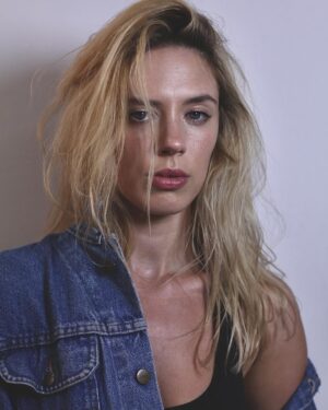 Delfina Chaves Instagram - Nuevo color 🎬 x  @klerhouse . @christiandipetta @diegoromanquesada 
. @belusanzmakeup