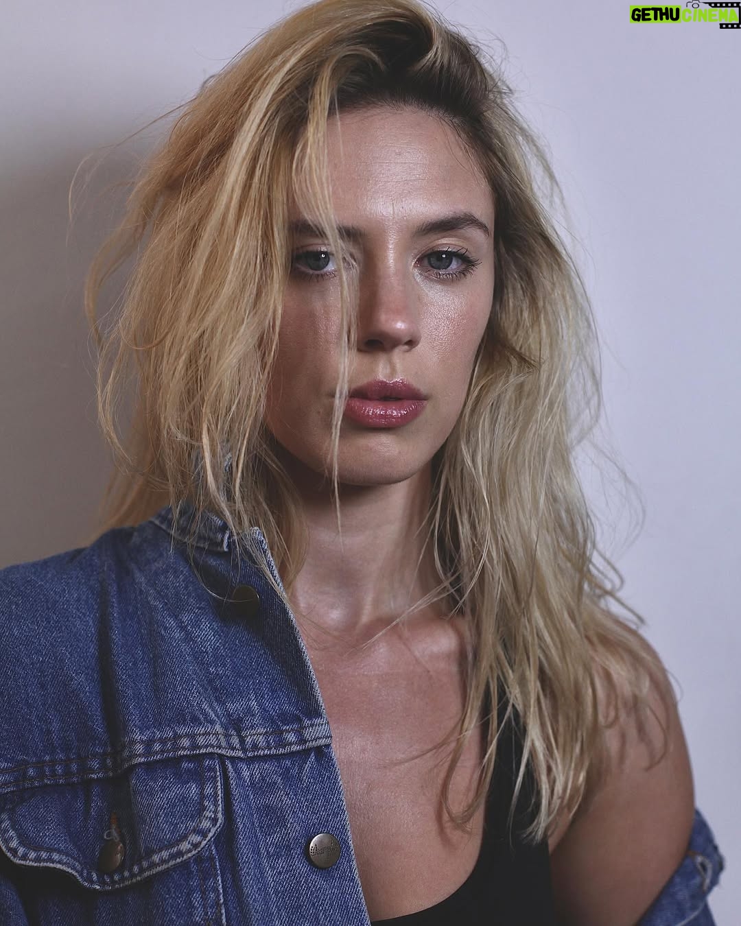 Delfina Chaves - 104.8K Likes - Nuevo color 🎬 x  @klerhouse . @christiandipetta @diegoromanquesada 
. @belusanzmakeup