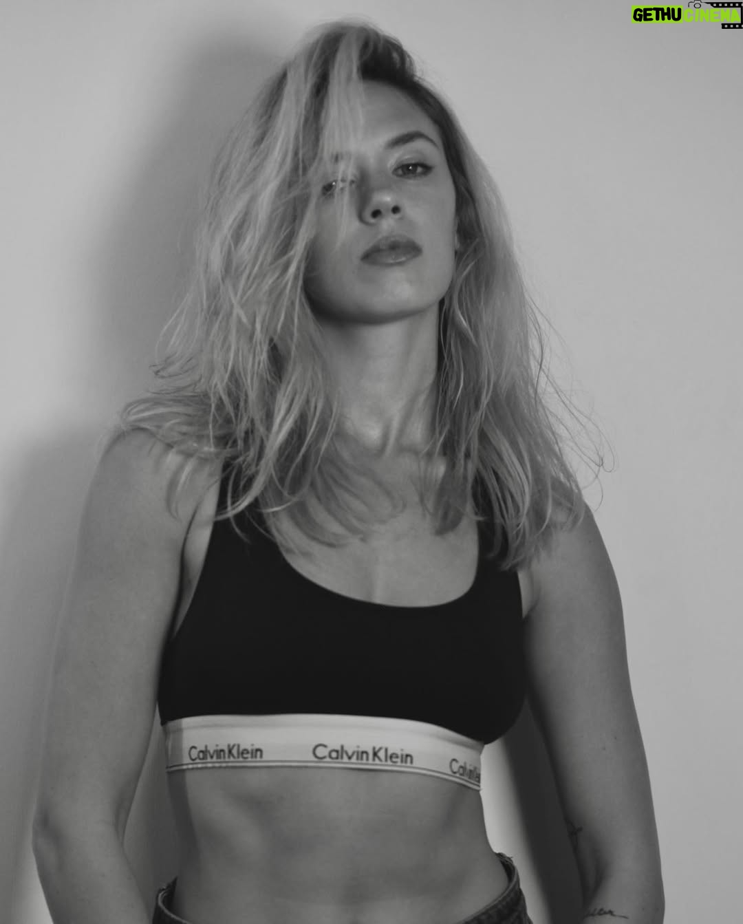 Delfina Chaves - 104.8K Likes - Nuevo color 🎬 x  @klerhouse . @christiandipetta @diegoromanquesada 
. @belusanzmakeup