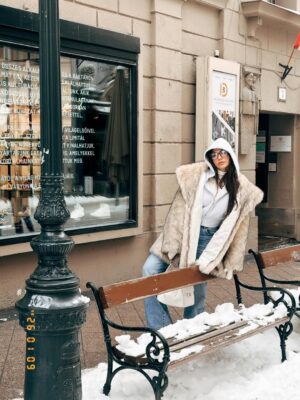 Demet Özdemir Instagram - Ice Ice Baby 🌬️