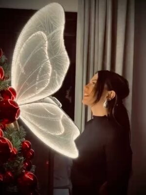 Demet Özdemir Instagram - En iyi dilekler henüz gerçekleşmemiş olanlardır … Her daim yolculuklarımızın sevgiden geçmesi dileğiyle … Hoşgel 2026 🌹