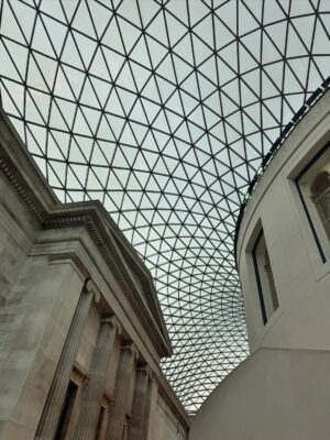 Deniz Bolışık Instagram - 📌 London Dump

#strangerthings 
#horrypotter 
#nationalhistorymuseum 
#britishmuseum 
#nationalgalery