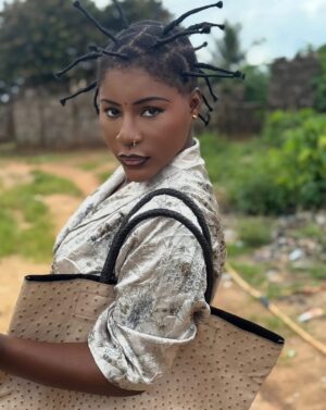 Destiny Etiko Instagram - Just me 😍😍😍
Born to stand out 📌 

What’s your favorite slide 🤩 

Well for me it’s the 10th slide 😜🤪 
gossssssssh 😍
A snippet of what I will be dropping on CHINEMELU’s tv 📺 on YouTube on Sunday 😁

Outfit by @slayersluxury 
Skin by @marymic_skincare_spa 
Snatched by @mapiatea 
Hair stylist @brownshuugaaextravaganza